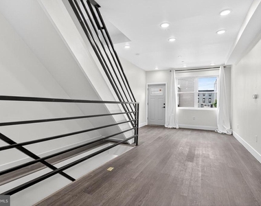 2407 W Seybert Street - Photo Thumbnail 6