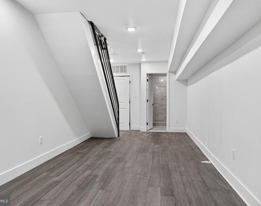 2407 W Seybert Street - Photo Thumbnail 30