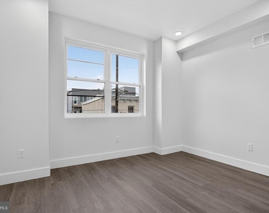 2407 W Seybert Street - Photo Thumbnail 16