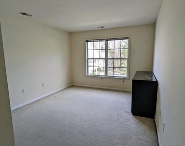 62 Shelley Circle - Photo Thumbnail 14