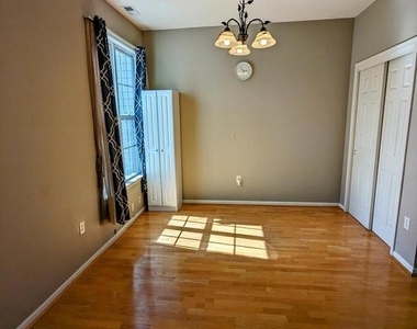 62 Shelley Circle - Photo Thumbnail 4
