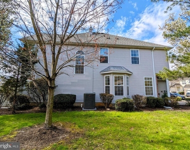 62 Shelley Circle - Photo Thumbnail 17
