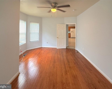304 S Collins Avenue - Photo Thumbnail 3