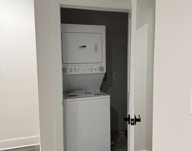 3923 Roland Avenue - Photo Thumbnail 14