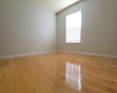 2507 Assabet Court - Photo Thumbnail 11