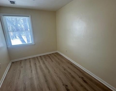 1416 Eastern Avenue Ne - Photo Thumbnail 31