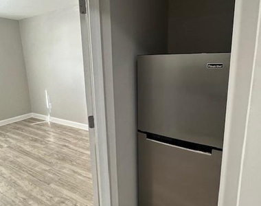 1416 Eastern Avenue Ne - Photo Thumbnail 7