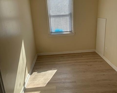 1416 Eastern Avenue Ne - Photo Thumbnail 27