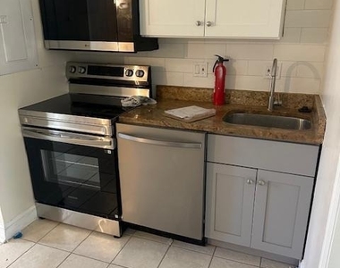 1416 Eastern Avenue Ne - Photo Thumbnail 18