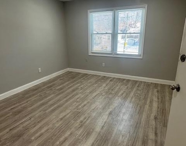1416 Eastern Avenue Ne - Photo Thumbnail 10