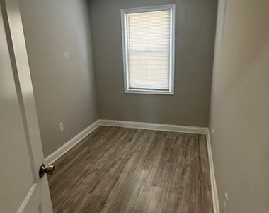 1416 Eastern Avenue Ne - Photo Thumbnail 5