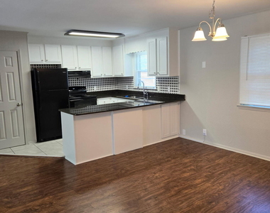 25 E North Street - Photo Thumbnail 7