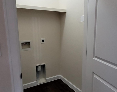 750 S Main St - Photo Thumbnail 9