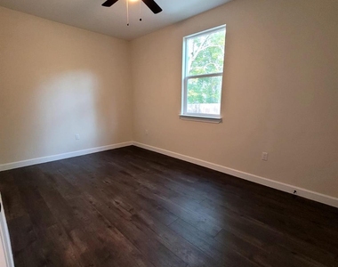 750 S Main St - Photo Thumbnail 17
