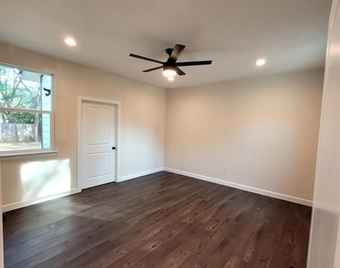 750 S Main St - Photo Thumbnail 24