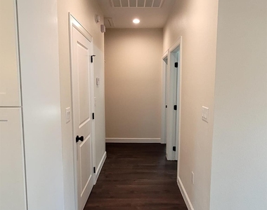 750 S Main St - Photo Thumbnail 8
