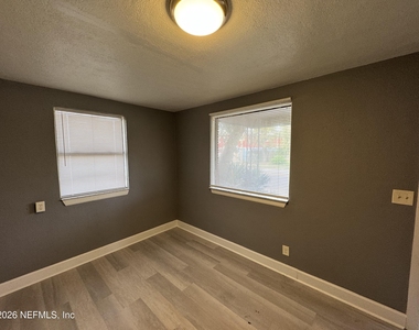 4114 Moncrief Road - Photo Thumbnail 1