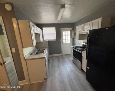 4114 Moncrief Road - Photo Thumbnail 4