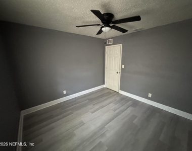 4114 Moncrief Road - Photo Thumbnail 12
