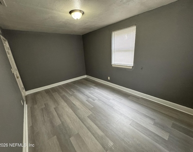 4114 Moncrief Road - Photo Thumbnail 9