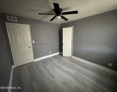 4114 Moncrief Road - Photo Thumbnail 11