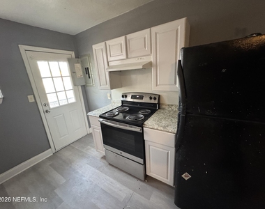 4114 Moncrief Road - Photo Thumbnail 6