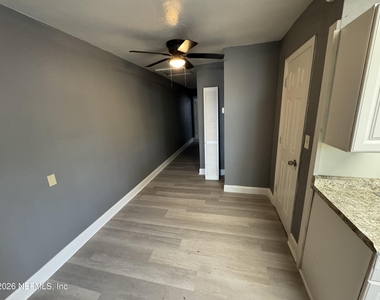 4114 Moncrief Road - Photo Thumbnail 14
