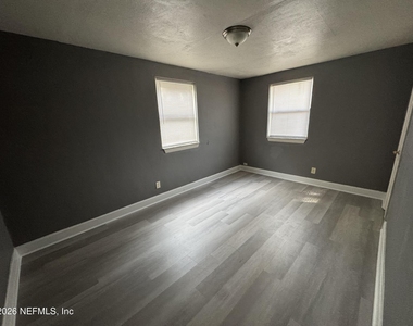 4114 Moncrief Road - Photo Thumbnail 7