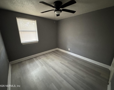 4114 Moncrief Road - Photo Thumbnail 13