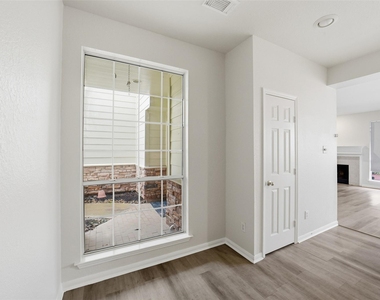 2110 Ridge Wood Lane - Photo Thumbnail 9