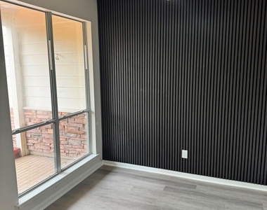 2110 Ridge Wood Lane - Photo Thumbnail 4