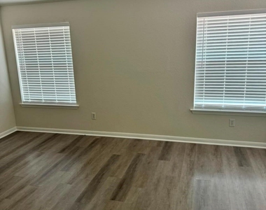 2110 Ridge Wood Lane - Photo Thumbnail 13