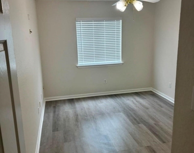 2110 Ridge Wood Lane - Photo Thumbnail 14
