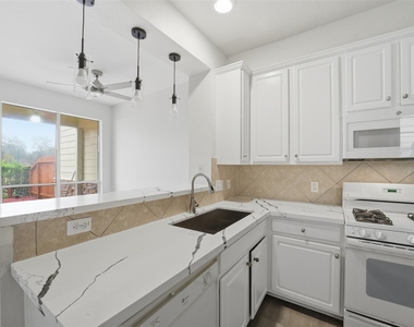 2110 Ridge Wood Lane - Photo Thumbnail 7