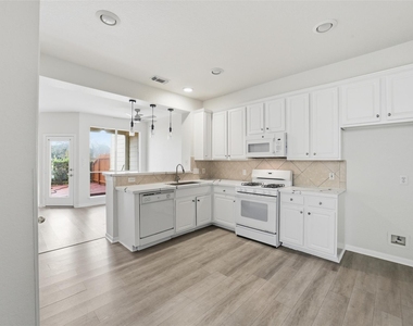 2110 Ridge Wood Lane - Photo Thumbnail 11