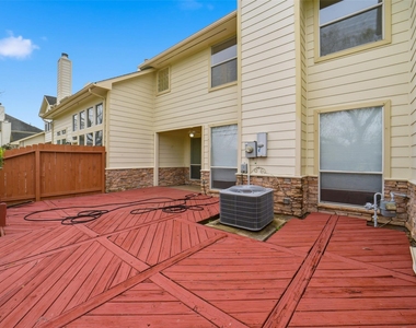 2110 Ridge Wood Lane - Photo Thumbnail 24