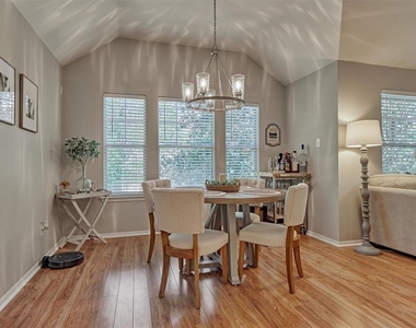 87 Woodlily Place - Photo Thumbnail 15