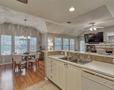 87 Woodlily Place - Photo Thumbnail 20
