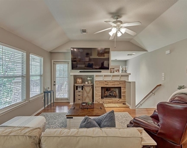 87 Woodlily Place - Photo Thumbnail 8