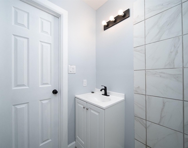 3120 Stonewall Street - Photo Thumbnail 6