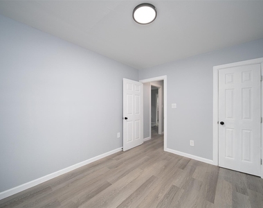 3120 Stonewall Street - Photo Thumbnail 2