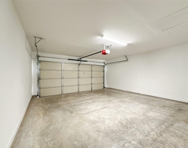 2726 Discovery Trails Court - Photo Thumbnail 41