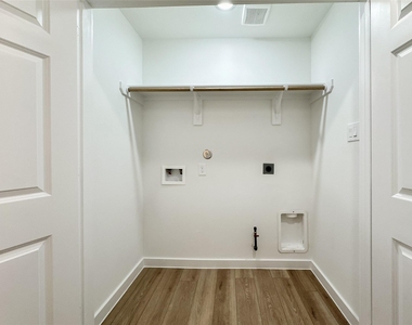 2726 Discovery Trails Court - Photo Thumbnail 38