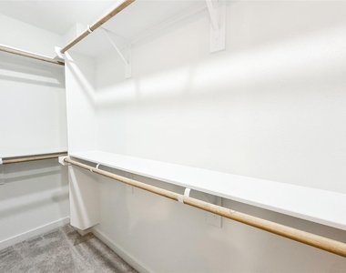 2726 Discovery Trails Court - Photo Thumbnail 27