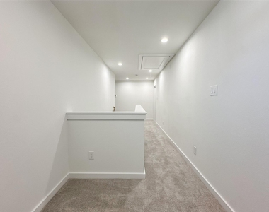 2726 Discovery Trails Court - Photo Thumbnail 32