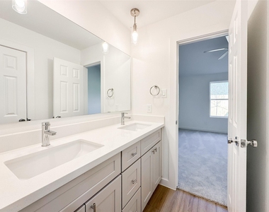 2726 Discovery Trails Court - Photo Thumbnail 23