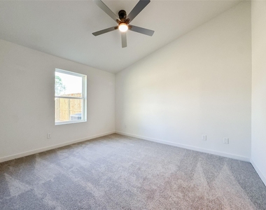 2726 Discovery Trails Court - Photo Thumbnail 21