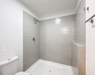 2726 Discovery Trails Court - Photo Thumbnail 26