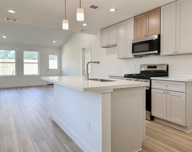 2726 Discovery Trails Court - Photo Thumbnail 6