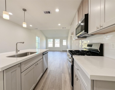 2726 Discovery Trails Court - Photo Thumbnail 12